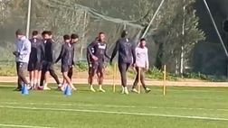 Fase di attivazione per il Napoli nella rifinitura alla vigilia del match col Chelsea