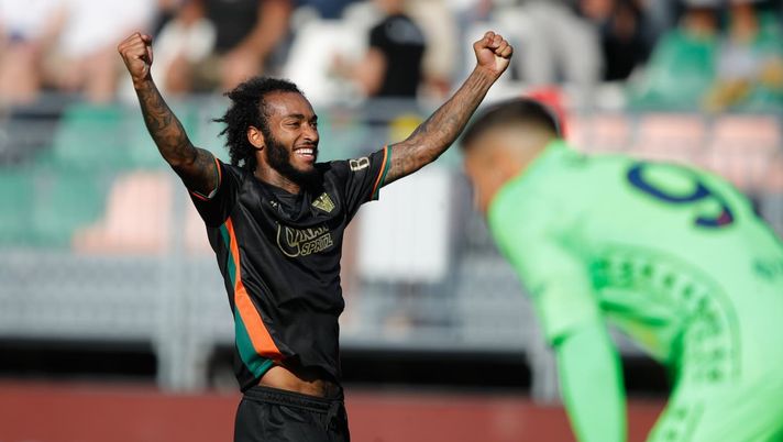 Gol di Busio e Pohjanpalo, il Venezia vince 2-0 contro il Genoa: primo sorriso per Di Francesco - immagine 1