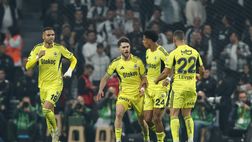 Il Besiktas crolla in dieci uomini: il Fenerbahce rimonta e trionfa 3-2 nel derby