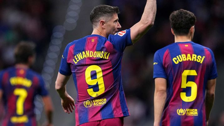 Robert Lewandowski (attaccante Barcellona), obiettivo di calciomercato del Milan | AC Milan News (Credits foto: Getty Images) Calciomercato Milan, possibile svolta per il futuro di Lewandowski? Ecco cosa succede