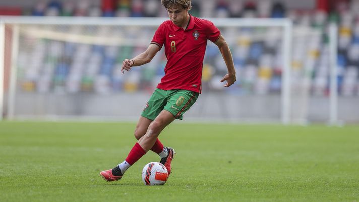 LEIRIA, PORTUGAL - OCTOBER 13: Gustavo Sa of Portugal during the - International Friendly match between U20 Portugal v U20 Germany at Estadio Municipal de Leiria on October 13, 2023 in Leiria, Portugal. (Photo by Carlos Rodrigues/Getty Images) Mercato Roma, fari puntati sul Portogallo: piace Gustavo Sà del Famalicao - immagine 1