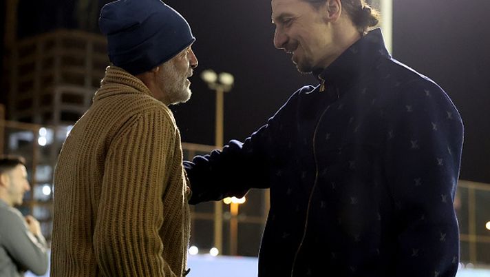 RIYADH, SAUDI ARABIA - JANUARY 02: Zlatan Ibrahimovic of AC Milan greets Stefano Pioli during a AC Milan training session on January 02, 2025 in Riyadh, Saudi Arabia. (Photo by Claudio Villa/AC Milan via Getty Images)  Pioli e le discussioni forti: sia con Ibrahimovic sia con Maldini… - immagine 1