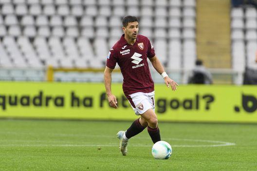 TURIN, ITALY - NOVEMBER 2: Giovanni Simeone of Torino FC in action during the Serie A match between Torino FC and Pisa SC at Stadio Olimpico Grande Torino on November 2, 2025 in Turin, Italy. (Photo by Stefano Guidi - Torino FC/Torino FC 1906 via Getty Images)