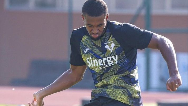 Foto Hellas Verona FC  Niente amichevole per Hien, valigie pronte per Bergamo? - immagine 1