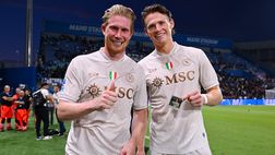 Lady De Bruyne e McTominay, match di padel a Varcaturo! Mariti spettatori – LA FOTO