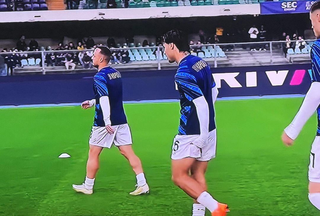 Napoli in campo per il riscaldamento: preoccupa un gesto di Vergara! – LE FOTO - immagine 3