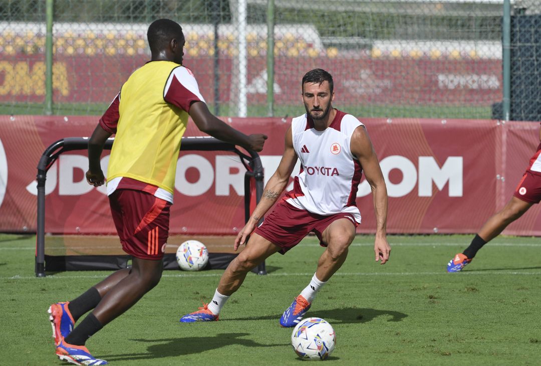 Trigoria, continua la preparazione dei giallorossi in vista del Genoa – FOTOGALLERY - immagine 11