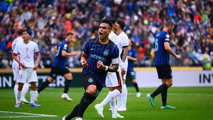 Lautaro Martinez esulta dopo il gol