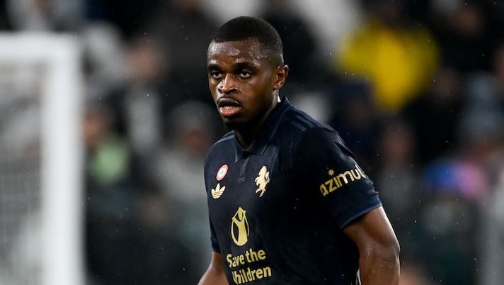 TURIN, ITALY - OCTOBER 19: Pierre Kalulu of Juventus during the Serie A match between Juventus and SS Lazio at Allianz Stadium on October 19, 2024 in Turin, Italy. (Photo by Daniele Badolato - Juventus FC/Juventus FC via Getty Images) Moretto: “Juve, ecco la decisione sul riscatto di Kalulu dal Milan. E le cifre…” - immagine 1