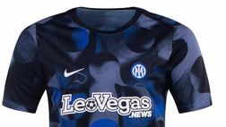 Inter, ecco la possibile maglia pre match 24-25: fantasie astratte e varietà di blu