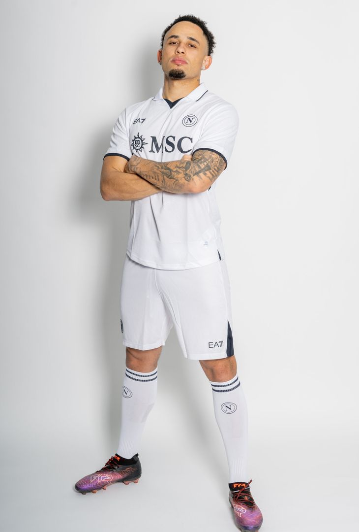 GALLERY Okafor veste l’azzurro: gli scatti con le tre divise del Napoli - immagine 8