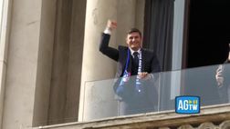 Scudetto Inter, il discorso di Zanetti ai tifosi in Piazza Duomo | VIDEO