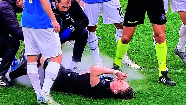 Lazio-Napoli, McTominay giù dopo un fallo di Zaccagni: lo scozzese è molto dolorante - immagine 1