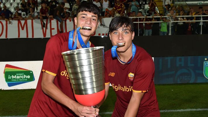 Getty Images Dalla “benedizione” di Totti agli scudetti: il piccolo Mattia sta diventando grande - immagine 1