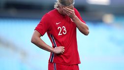 Norvegia, distorsione in amichevole per Haaland: a rischio la sfida con il Liverpool