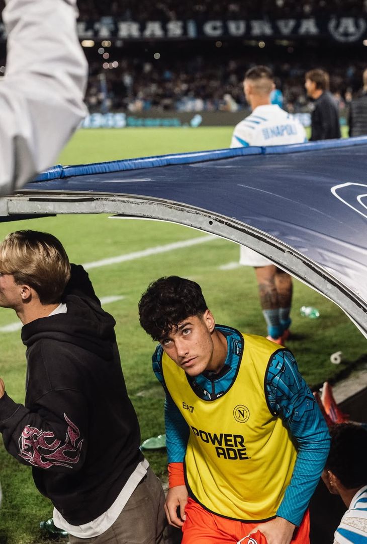 Trofei alzati, esultanze, abbracci, battaglie: il Napoli rivive il 2025 – LA GALLERY - immagine 9