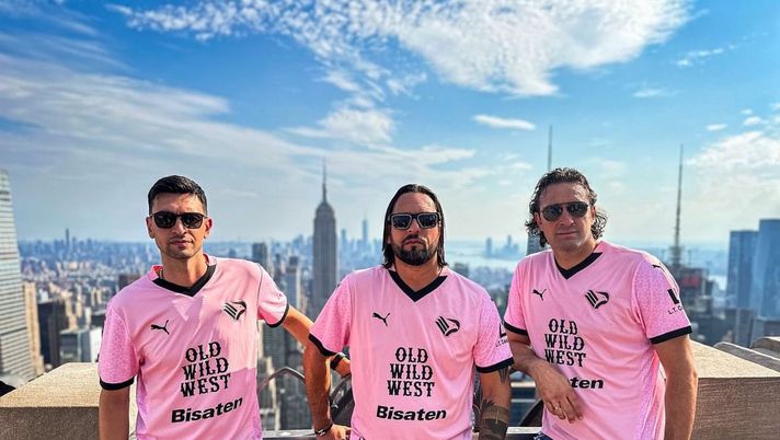 FOTO Palermo: Toni, Pastore e Amauri a New York per il lancio dell’Home Kit  FOTO Palermo: Toni, Pastore e Amauri a New York per il lancio dell’Home Kit - immagine 1