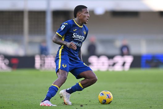 Verona, Italia - 5 novembre 2023: Michael Folorunsho durante la partita contro il Monza. (Foto di Alessandro Sabattini/Getty Images) UFFICIALE – Michael Folorunsho è del Cagliari: i dettagli dell’operazione- immagine 2