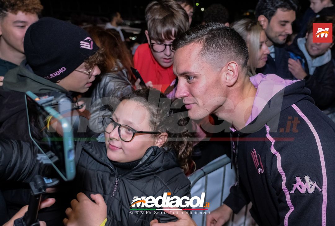 FOTO Palermo: Accardi, Saric e Gomes accendono l’albero al ‘Barbera’ (Gallery) - immagine 52