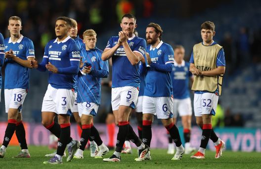I giocatori dei Rangers dopo la sconfitta in casa con il Club Brugge (Foto di Ian MacNicol/Getty Images) Rangers, che succede? 0 vittorie in 5 gare di campionato e terzultimo posto- immagine 3