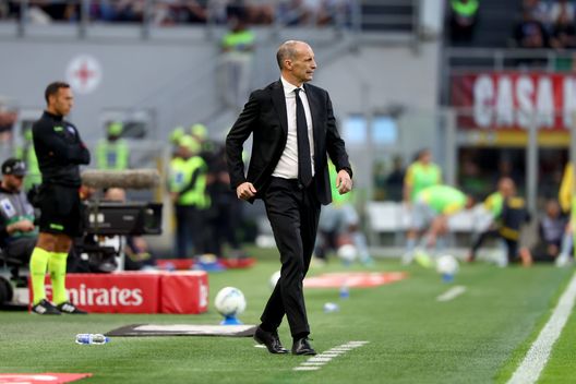 Allegri durante la partita tra Milan e Udinese di Serie A. (Foto di Giuseppe Cottini/AC Milan via Getty Images) I top e i flop della 32a giornata di Serie A: l’Inter se ne va, sorpasso Juve- immagine 5