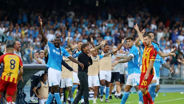 Serie A, il Napoli di Conte batte il Lecce 1-0 e vola a +5 in classifica - immagine 1
