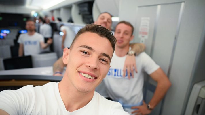 RIYADH, SAUDI ARABIA - JANUARY 22: Kristjan Asllani of FC Internazionale celebrates after winning the Italian EA Sports FC Supercup Final match between SSC Napoli and FC Internazionale at airport to Milan on January 22, 2024 in Riyadh, Saudi Arabia. (Photo by Mattia Pistoia - Inter/Inter via Getty Images) Reja avvisa la Fiorentina: “Asllani giocherà senza paura” - immagine 1