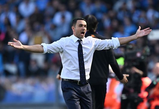 Raffaele Palladino, allenatore della Fiorentina, sul banco degli imputati alla sua prima stagione sulla panchina viola. Palladino, il primo anno a Firenze non è un successo. Fiorentina (quasi) fuori dall’Europa e parte la protesta- immagine 2