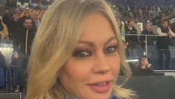 FOTO La tifosa della Lazio Anna Falchi punge il Napoli: “Ma tu vulevi a pizza?”