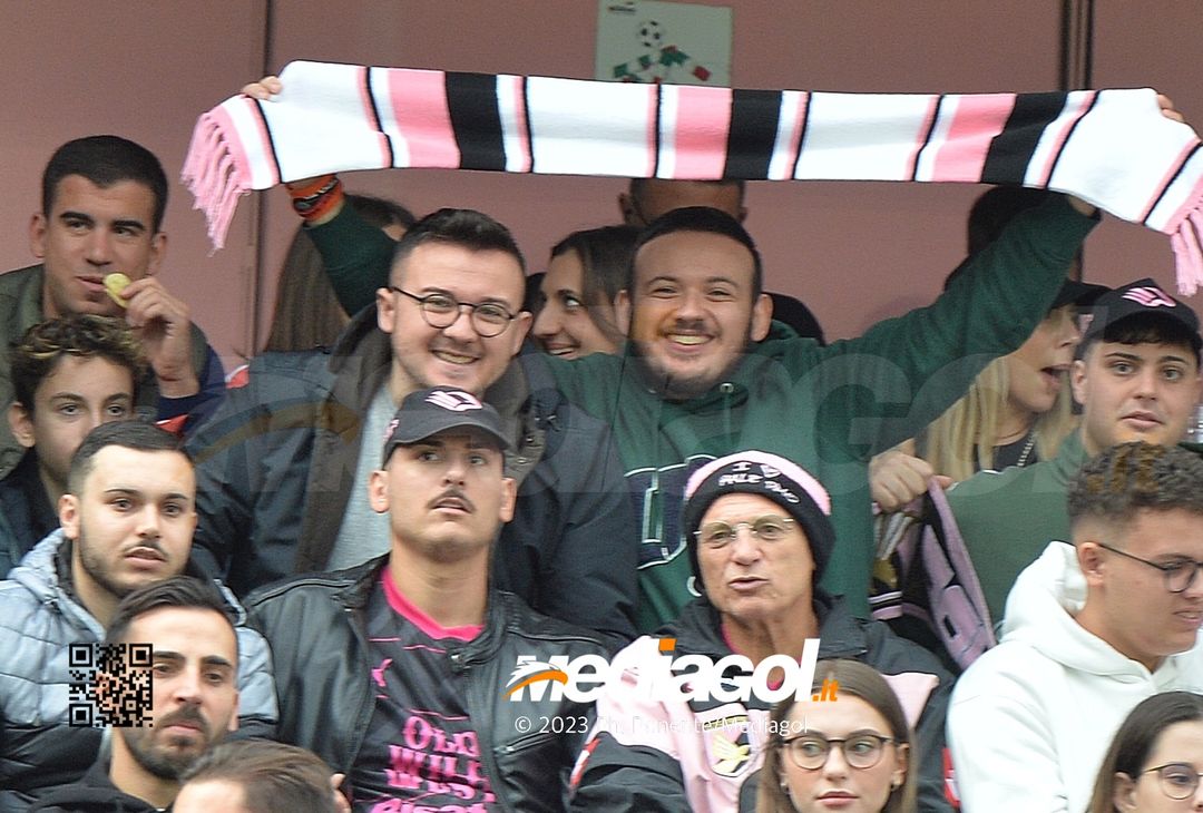 FOTOTIFO Palermo-Cittadella 0-1, gli scatti ai tifosi al “Renzo Barbera” (GALLERY) - immagine 34