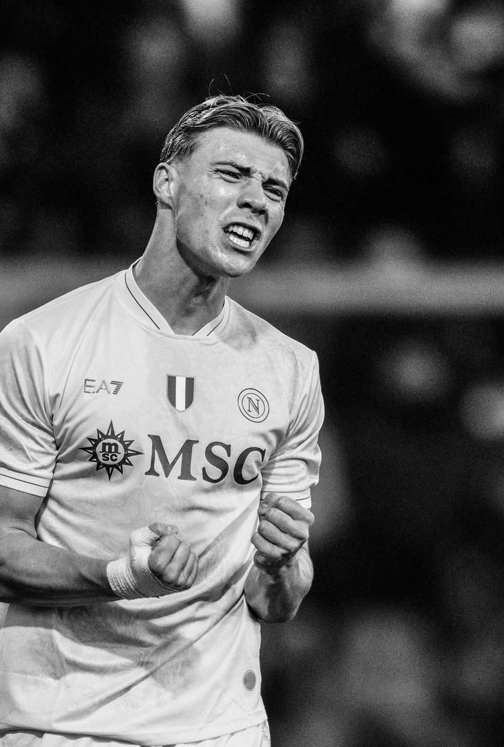 La costanza del Napoli contro la Cremonese negli scatti in bianco e nero – LE FOTO - immagine 6