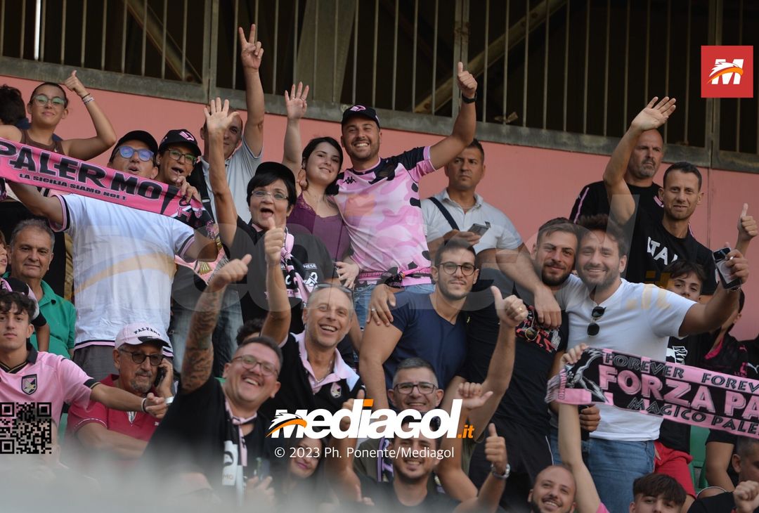 FOTOTIFO Palermo-Feralpisalò 3-0, gli scatti ai tifosi al “Renzo Barbera” (GALLERY) - immagine 71