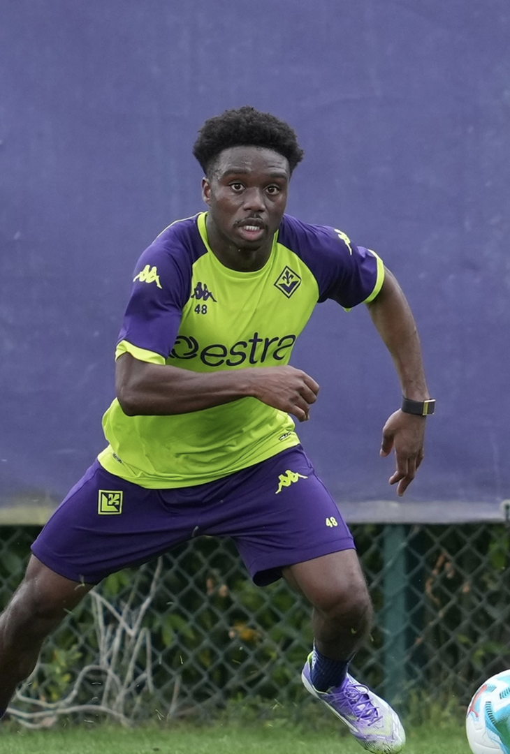 GALLERY – Lamptey al Viola Park: le immagini in campo del nuovo esterno viola - immagine 4