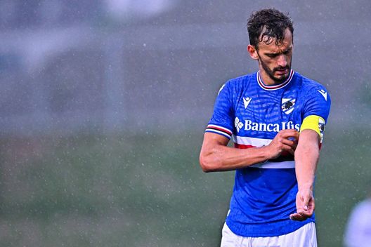 “Quante volte li hai purgati”, il saluto da derby a Gabbiadini dalla Genova doriana- immagine 6