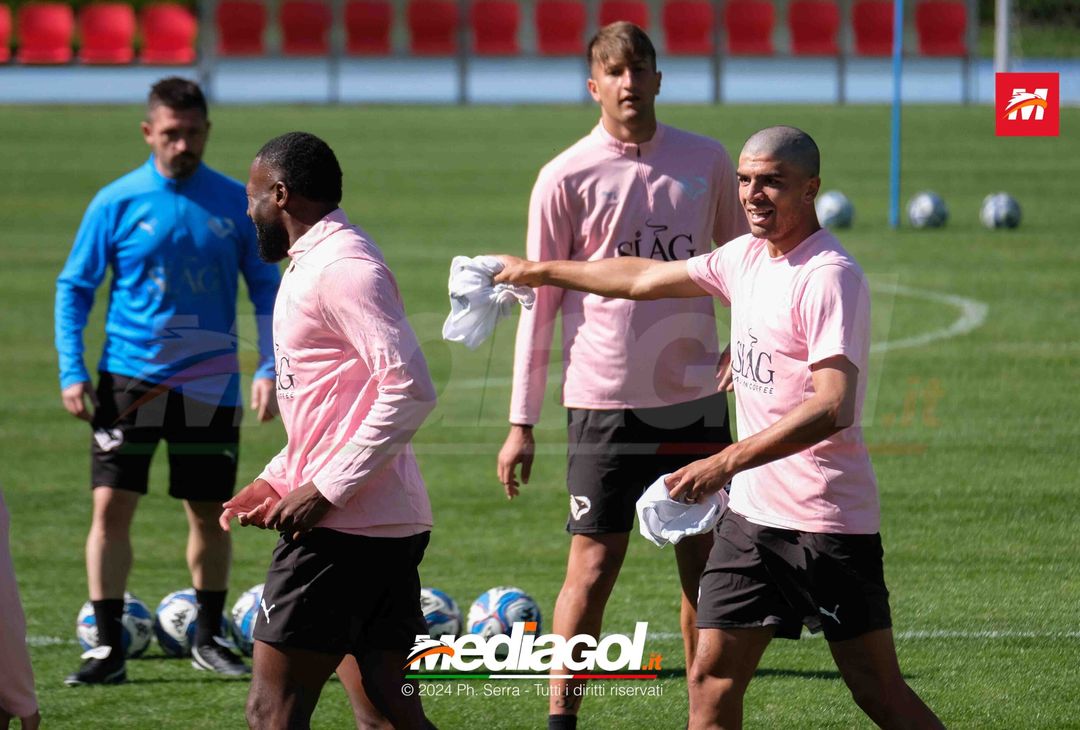 FOTO Ritiro Palermo, seduta mattutina ad Aquagranda (GALLERY) - immagine 36