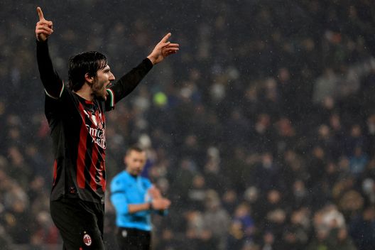 Londra, Inghilterra - 8 marzo 2023: Sandro Tonali del Milan esulta alla fine della partita contro il Tottenham. (Foto di Giuseppe Cottini/AC Milan via Getty Images) Milan, tutte le volte in cui i rossoneri hanno giocato l’8 marzo- immagine 3