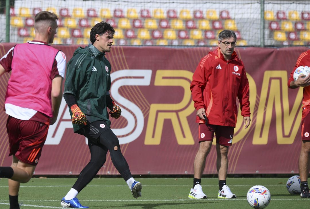 Roma, l’allenamento del venerdì: c’è Pellegrini, out Dybala – FOTOGALLERY - immagine 14