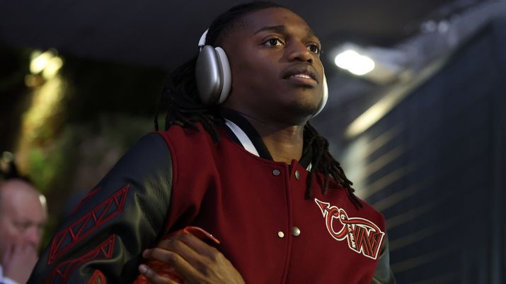 Milan, Leao rompe il silenzio sui social: lo fa scegliendo un passo del Vangelo di Luca