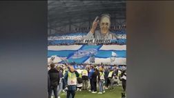 Marsiglia, l’omaggio a Papa Francesco: la coreografia da brividi!