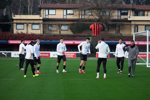 Milan, allarme rosso in difesa: Walker subito titolare con l’Inter. E in attacco unica scelta- immagine 3