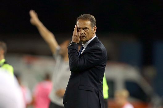 EMPOLI, ITALY - AUGUST 05: Vincenzo Vivarini manager of Empoli FC shouts instructions to his players during the TIM Cup match between Empoli FC and Renate at Stadio Carlo Castellani on August 5, 2017 in Empoli, Italy. (Photo by Gabriele Maltinti/Getty Images) catanzaro