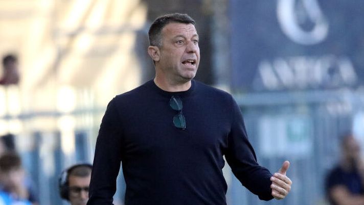 CAGLIARI, ITALY - SEPTEMBER 20: Empoli's coach Roberto D'Aversa reacts during the Serie A match between Cagliari and Empoli at Sardegna Arena on September 20, 2024 in Cagliari, Italy. (Photo by Enrico Locci/Getty Images) D’Aversa: “Come vedo De Sciglio. Pellegri, Colombo, Solbakken e sul turnover dico…” - immagine 1