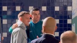 Polonia, Zielinski chiede una foto a Ronaldo: il video che riprende la tenera scena