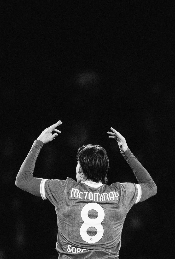 La poca ferocia del primo tempo e la cosiddetta 'cazzimma' mostra nella ripresa: due facce della stessa medaglia che compongono il riassunto 'in bianco e nero' di Napoli-Hellas Verona realizzato dall'admin dell'account Instagram della compagine partenopea.