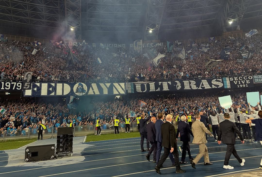 GALLERY La festa nello spogliatoio del Napoli: gli scatti dello staff azzurro - immagine 2