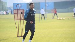 Ngonge, il jolly scugnizzo: ecco cosa ha portato nello spogliatoio azzurro