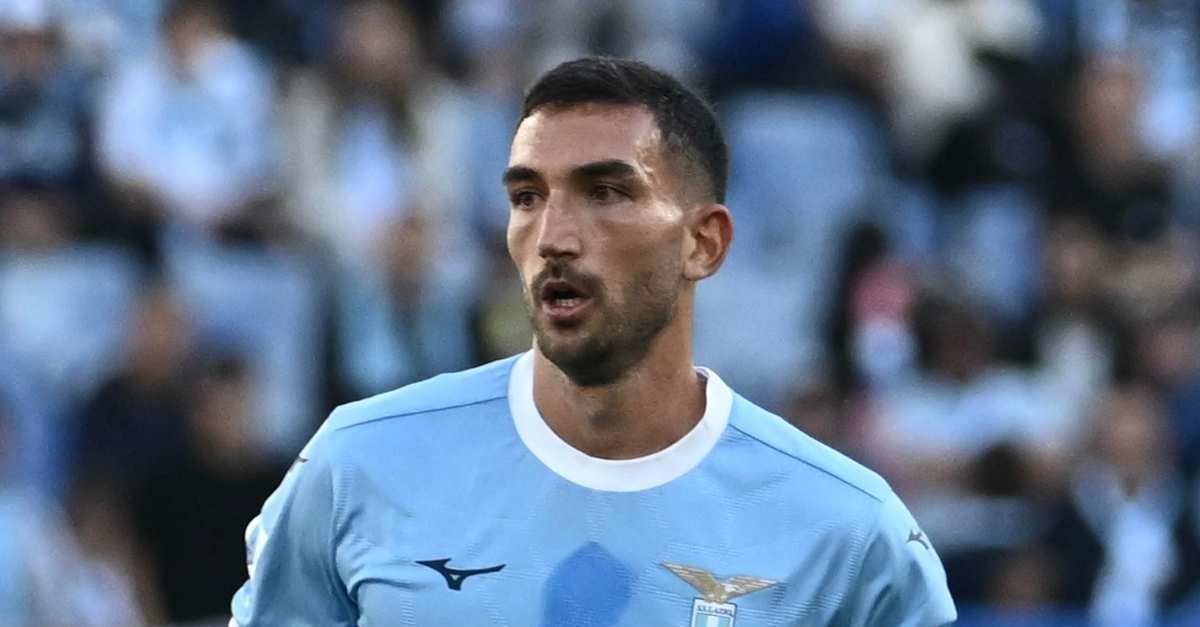 Lazio, lesione al polpaccio per Cataldi: salterà la sfida di sabato contro il Milan Lazio, lesione al polpaccio per Cataldi: salterà la sfida di sabato contro il Milan