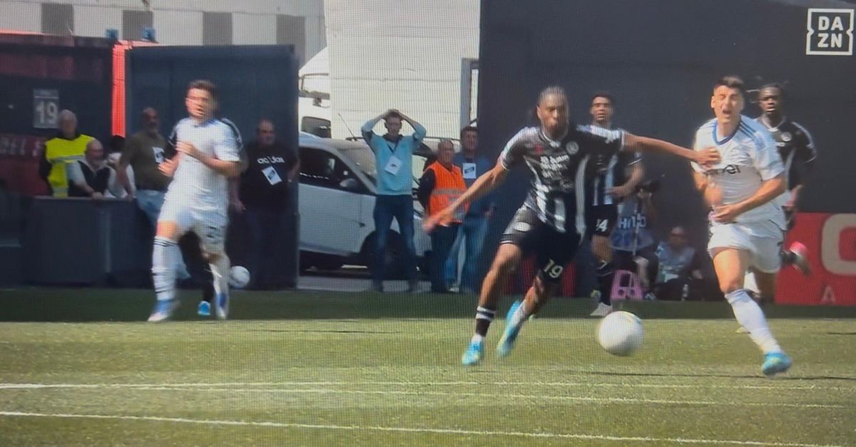 Capuano stuzzica i tifosi del Como e prevede i fischi per Bastoni: “Immagino che…”