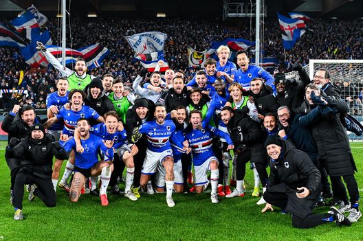 GENOA, ITALY - DECEMBER 5: Players of Sampdoria celebrate after the Serie A match between Genoa CFC and UC Sampdoria at Stadio Luigi Ferraris on December 10, 2021 in Genoa, Italy. (Photo by Getty Images)