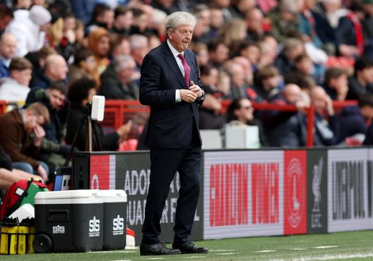 LONDRA, INGHILTERRA – 3 APRILE: Roy Hodgson, allenatore del Bristol City, reagisce durante la partita di Sky Bet Championship tra Charlton Athletic e Bristol City al The Valley, il 3 aprile 2026 a Londra, Inghilterra. (Foto di Jasper Wax/Getty Images) Roy Hodgson senza tempo: ritorna al Bristol City dopo 44 anni e vince all’esordio- immagine 2